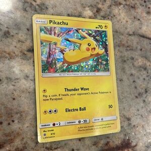 Rare Pokemon Pikachu 2016 holo card